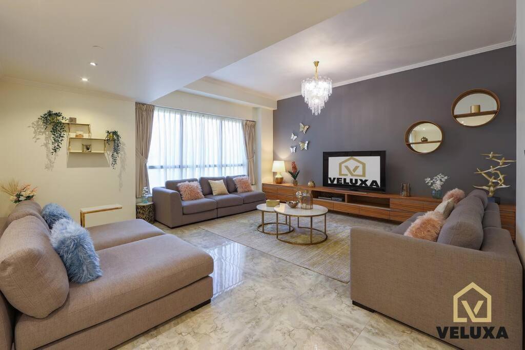 Veluxa - Spectacular 4 Bedroom Apartment Dubai