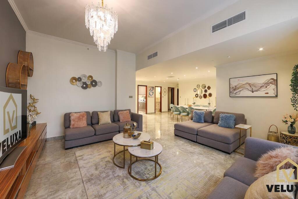 Veluxa - Spectacular 4 Bedroom