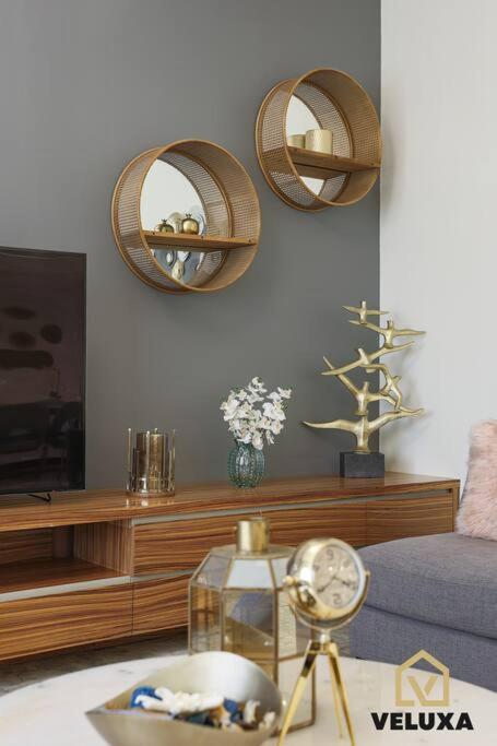 Veluxa - Spectacular 4 Bedroom Apartment